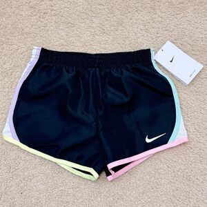 NWT Nike Little Girls' Tempo 3” Shorts in Black/Citron Tint Sz 6X